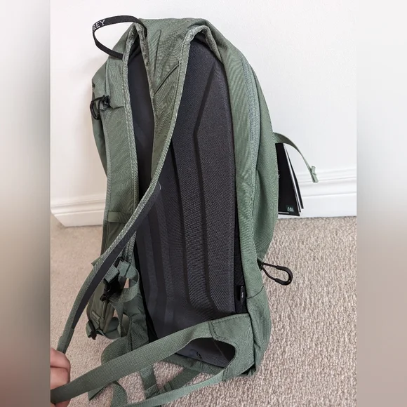 OSPREY GLADE12 **NEW** - Picture 9 of 12